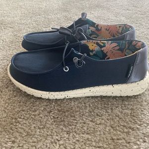 Wendy denim hey dude size 6 new